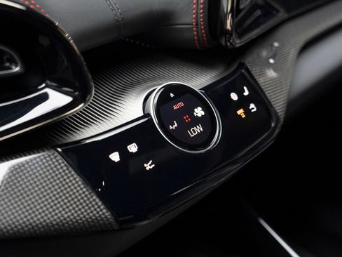 Used 2023 Ferrari Purosangue AWD/4WD image 24