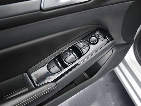 Used 2023 Nissan Altima 2.5 SV image 10