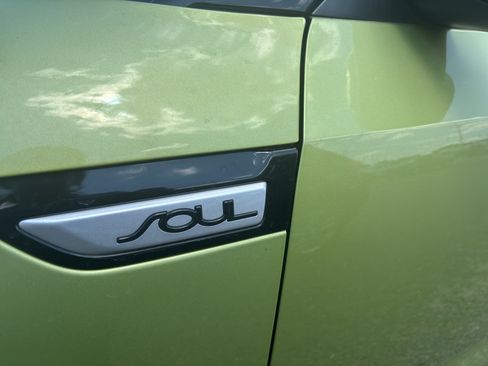 Used 2017 Kia Soul FWD image 11