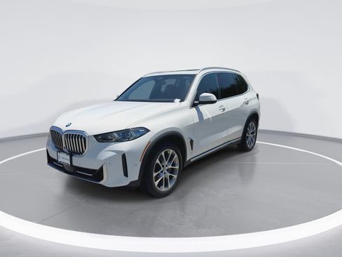 Used 2024 BMW X5 xDrive40i w/ Premium Package AWD/4WD image 4
