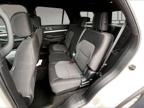 Used 2017 Ford Explorer XLT FWD image 26