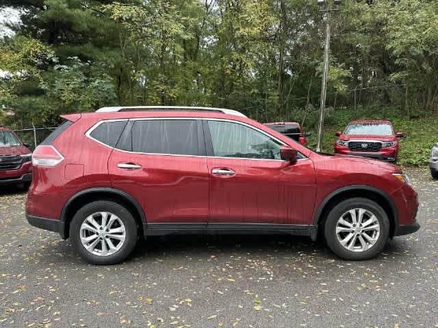 Used 2016 Nissan Rogue SV w/ SV Premium Package AWD/4WD image 3