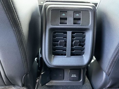 New 2025 Ford Bronco Outer Banks w/ Sasquatch Package AWD/4WD image 38
