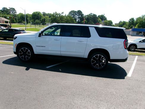 New 2026 Chevrolet Suburban RST w/ Comfort Package AWD/4WD image 5