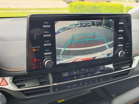 Used 2023 Toyota Sienna XSE w/ XSE Plus Package AWD/4WD image 30