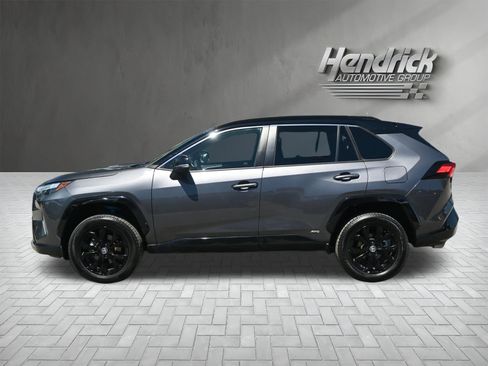 Used 2022 Toyota RAV4 XSE AWD/4WD image 7