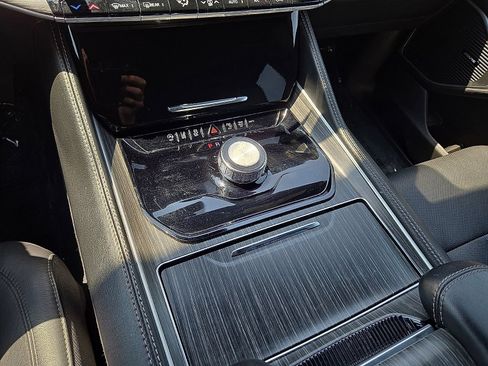 Used 2024 Jeep Wagoneer Series II w/ Flexible Seating Group RWD image 29