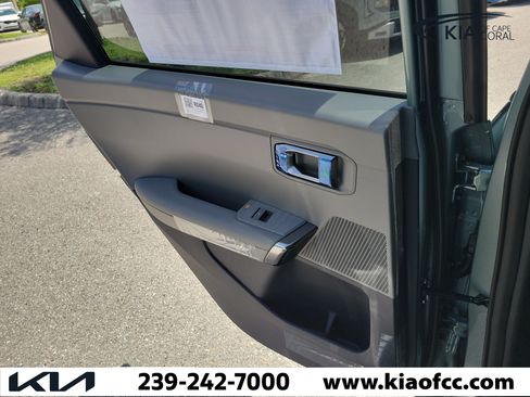 New 2027 Kia Seltos S FWD image 13
