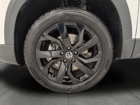 Used 2022 Volkswagen Taos SE AWD/4WD image 4