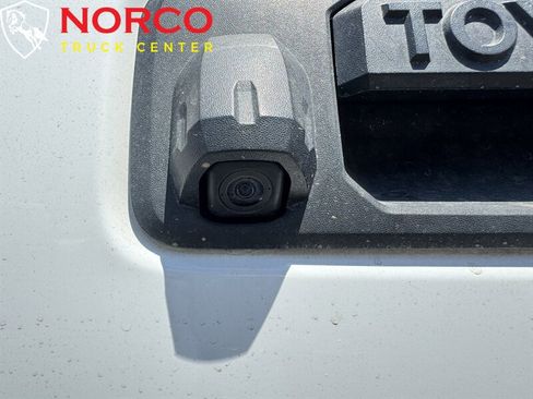 Used 2020 Toyota Tacoma SR image 12