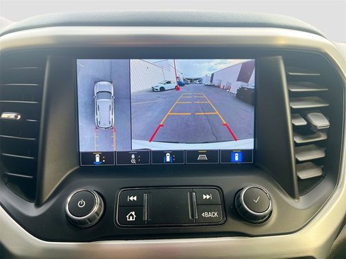 Used 2023 GMC Acadia SLT w/ Elevation Edition image 14