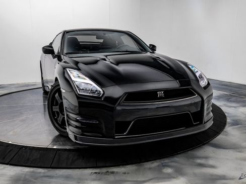 Used 2013 Nissan GT-R Premium image 22