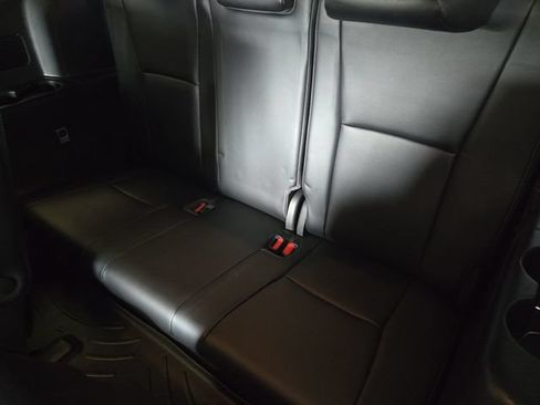 Used 2021 Toyota Highlander XSE FWD image 32