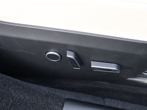 Used 2021 Tesla Model S Plaid image 34