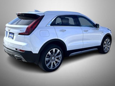 Used 2022 Cadillac XT4 Premium Luxury w/ Enhanced Visibility Package image 5