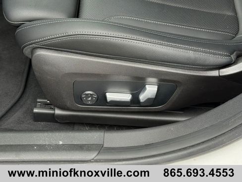 Used 2023 BMW 330i 330i w/ M Sport Package image 10