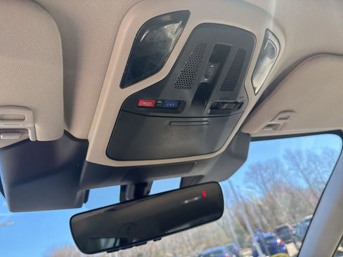 Used 2023 Subaru Outback Limited image 19