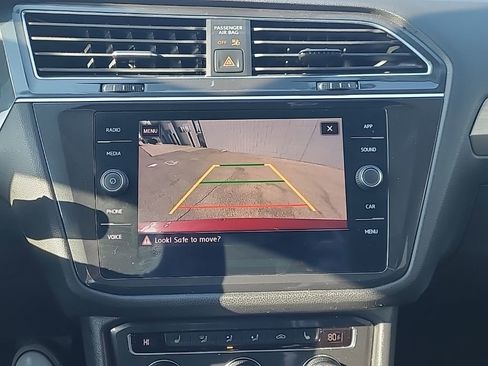 Used 2019 Volkswagen Tiguan SE w/ Panoramic Sunroof Package image 22