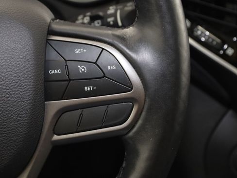 Used 2019 Jeep Cherokee Limited w/ Trailer Tow Group AWD/4WD image 33
