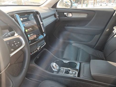 Certified 2025 Volvo XC40 B5 Plus image 15