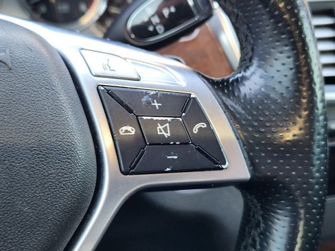 Used 2013 Mercedes-Benz E 350 Sedan image 30