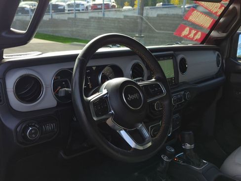 Used 2022 Jeep Gladiator Overland image 12