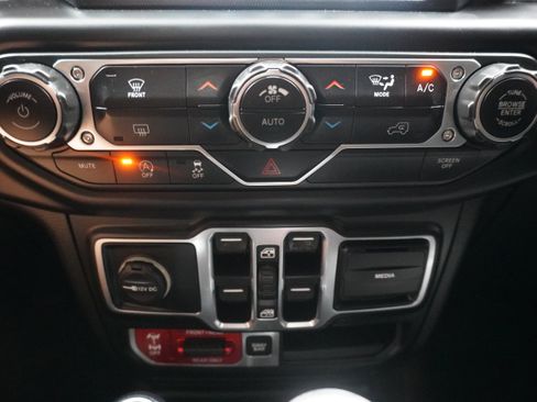 Used 2018 Jeep Wrangler Unlimited Rubicon image 18