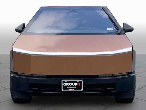 Used 2025 Tesla Cybertruck AWD Crew Cab image 3