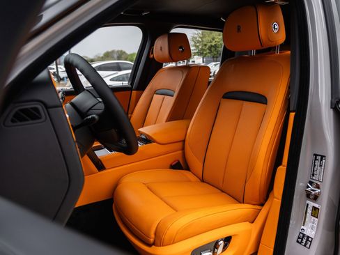 New 2026 Rolls-Royce Cullinan Black Badge image 31