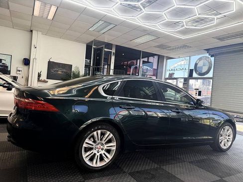 Used 2016 Jaguar XF Premium RWD image 18
