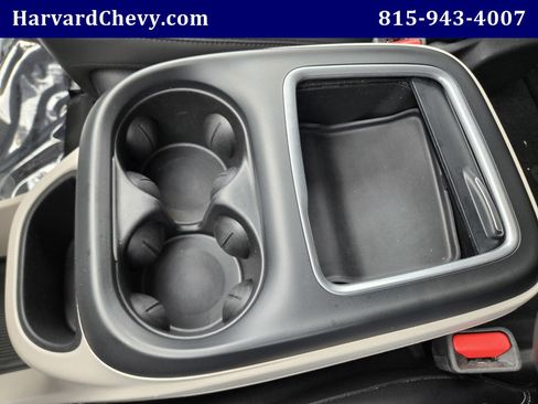 Used 2023 Chrysler Pacifica Touring-L FWD image 11