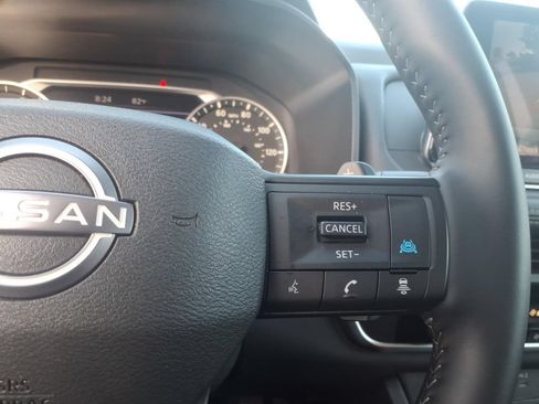 Certified 2025 Nissan Rogue SV FWD image 27