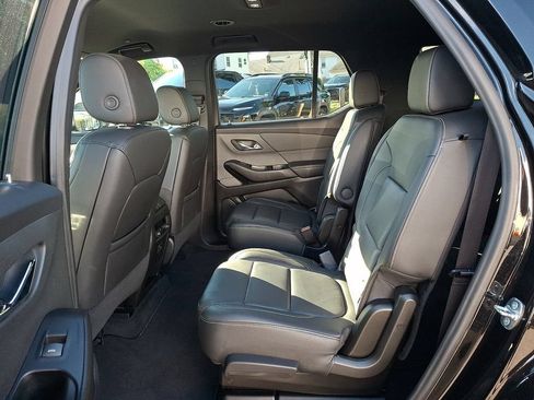 Used 2023 Chevrolet Traverse LT AWD/4WD image 10