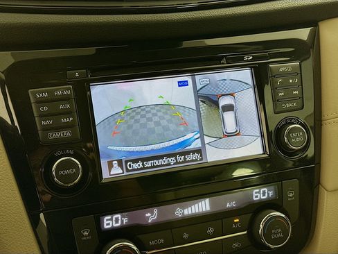Used 2017 Nissan Rogue SL FWD image 23