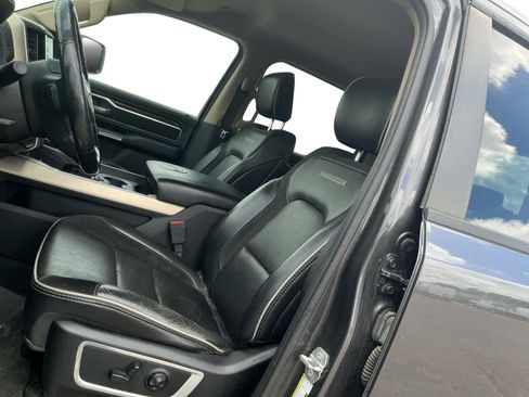 Used 2019 RAM 1500 Laramie AWD/4WD image 9