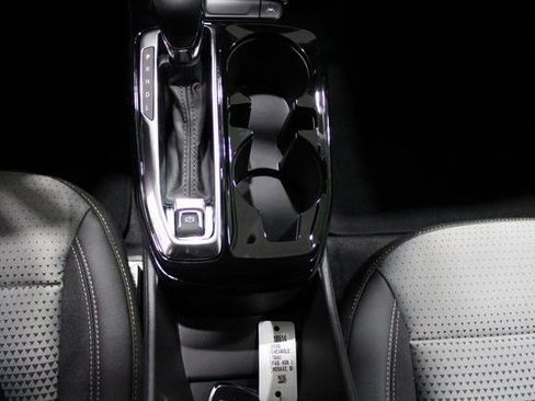 New 2026 Chevrolet Trax LT w/ Sunroof Package image 11