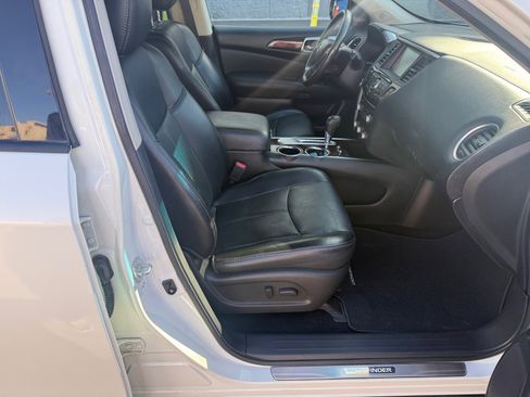Used 2016 Nissan Pathfinder Platinum image 31