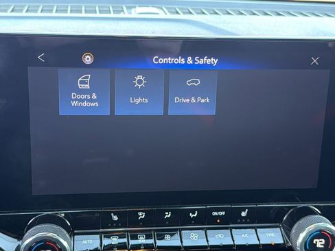 Used 2024 Chevrolet Colorado Z71 w/ Z71 Convenience Package 2 image 16