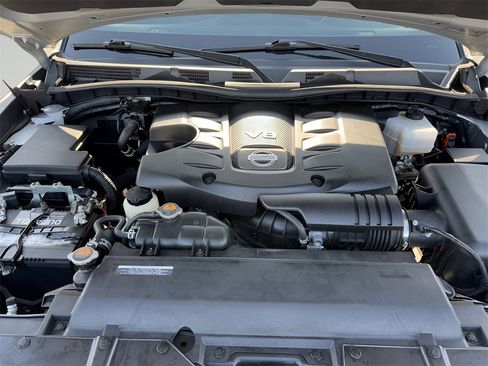 Used 2023 Nissan Armada SL w/ Captain's Chairs Package image 9