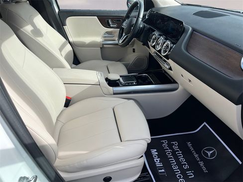 Certified 2022 Mercedes-Benz GLA 250 4MATIC image 15