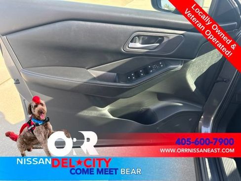 Used 2024 Nissan Rogue SV FWD image 15
