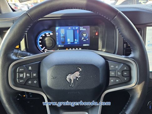 Used 2024 Ford Bronco Badlands image 19