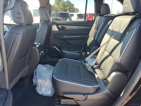 New 2026 Buick Enclave Avenir w/ Super Cruise Package image 13