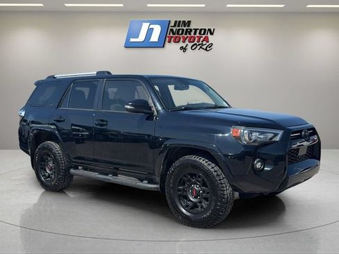 Used 2021 Toyota 4Runner SR5 Premium w/ Moonroof Package AWD/4WD image 3