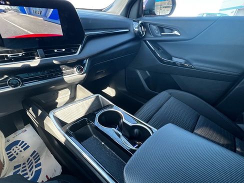 Used 2025 Chevrolet Equinox LT FWD image 16