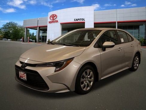 New 2026 Toyota Corolla LE image 5