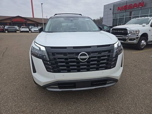 New 2026 Nissan Pathfinder Platinum w/ Cargo Package AWD/4WD image 2