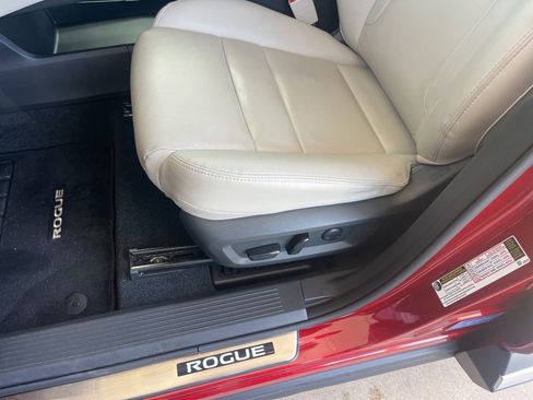Used 2023 Nissan Rogue SL w/ SL Premium Package FWD image 7