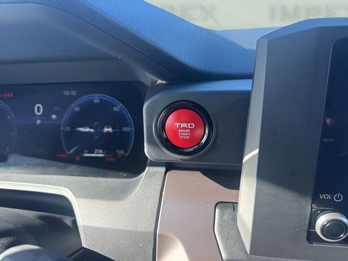 Used 2025 Toyota Tacoma TRD Off-Road image 21