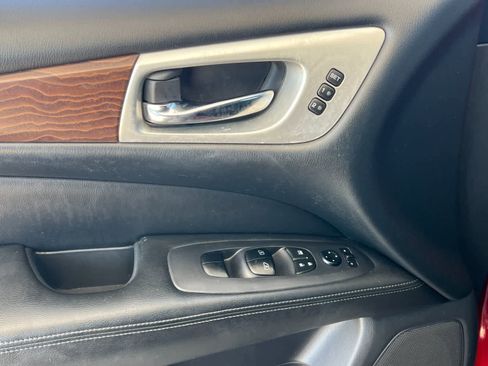 Used 2018 Nissan Pathfinder Platinum FWD image 13